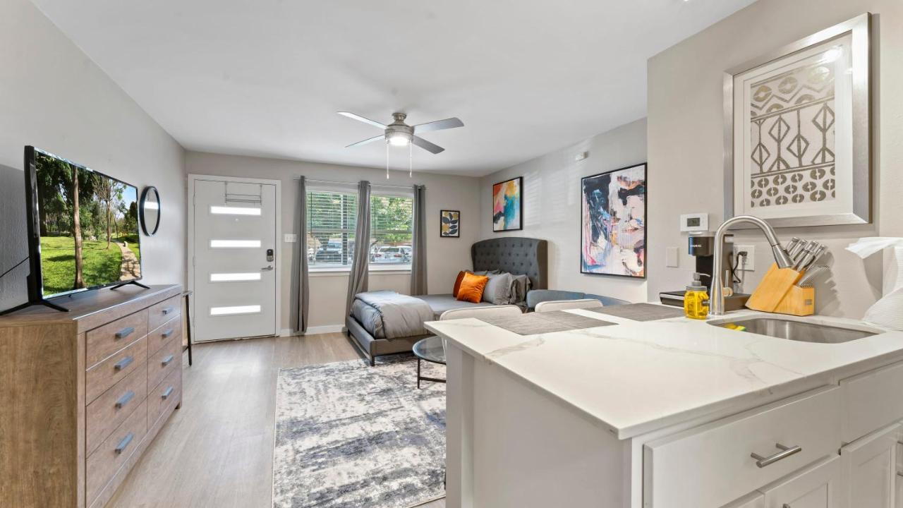 Cozy Efficiency Studios Close To Downtown And Domain Όστιν Εξωτερικό φωτογραφία
